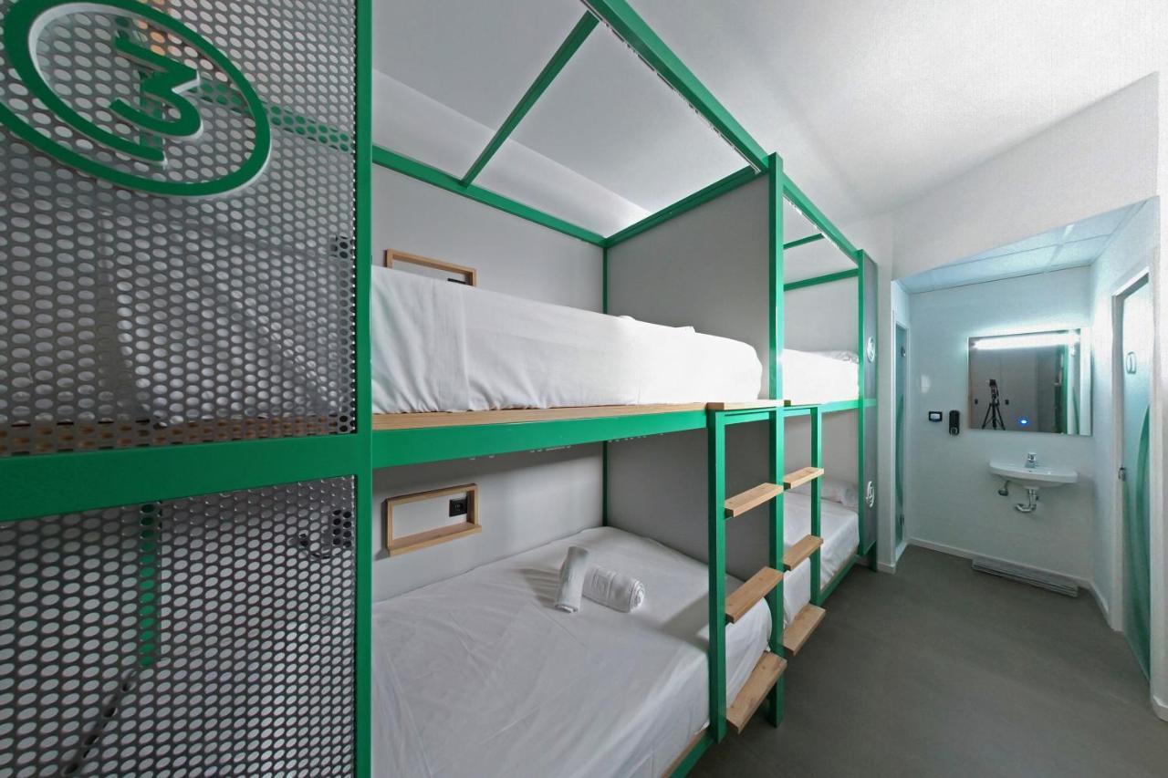 Konk Hostel La Manga del Mar Menor Luaran gambar